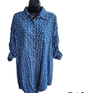 R N B (Rich & Beautiful Just Like You) Chambray Roll Tab Sleeve Dress 1X.